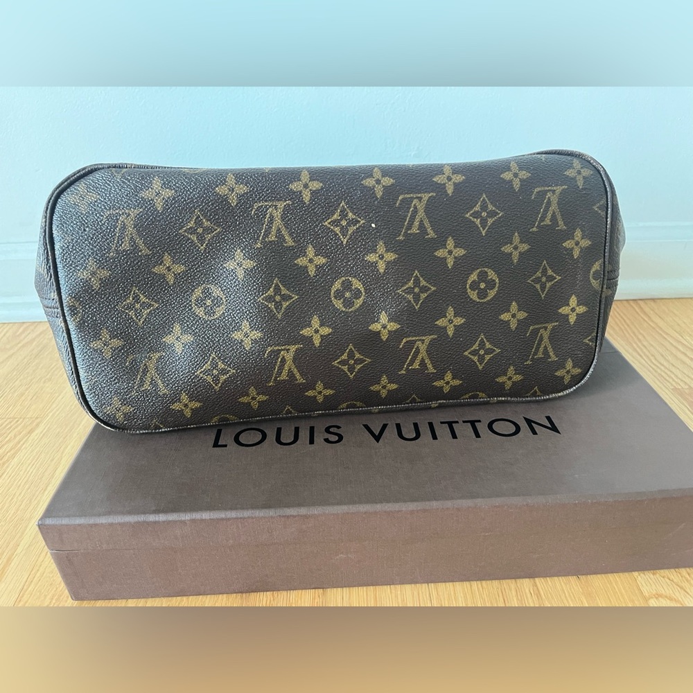 Louis Vuitton Neverfull MM tote - Picture 3 of 11
